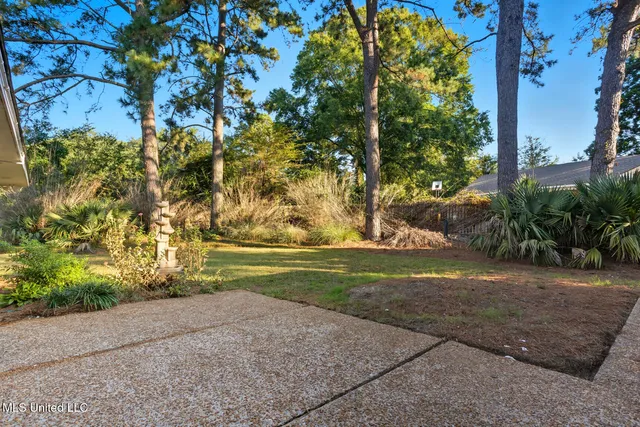 $300,000 | 100 Foxgate Place, Jackson, MS 39211