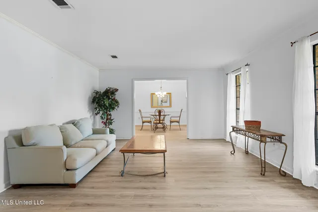 $300,000 | 100 Foxgate Place, Jackson, MS 39211