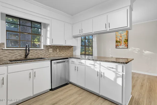 $300,000 | 100 Foxgate Place, Jackson, MS 39211