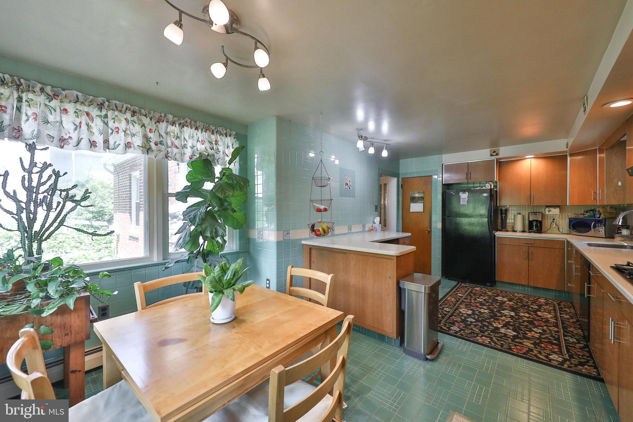 720 Camberly Road Glenside, PA 19038 - Photo 16 of 29 Breakfast Room overlooking Kitchen.