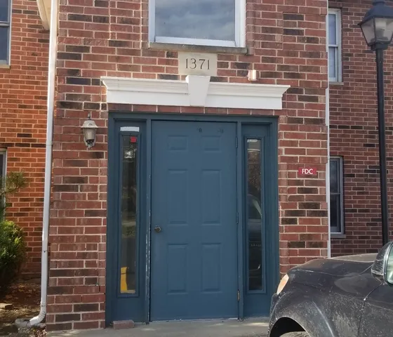 $1,600 | 1371 Cunat Court, Unit 2A, Lake In The Hills, IL 60156