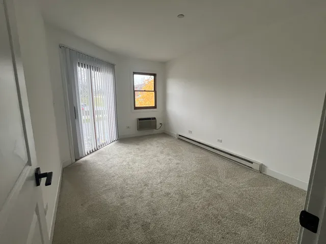 $1,600 | 1371 Cunat Court, Unit 2A, Lake In The Hills, IL 60156