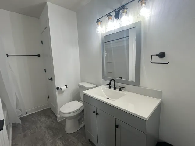 $1,600 | 1371 Cunat Court, Unit 2A, Lake In The Hills, IL 60156