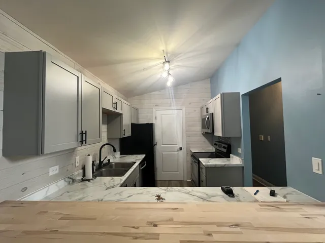 $1,600 | 1371 Cunat Court, Unit 2A, Lake In The Hills, IL 60156