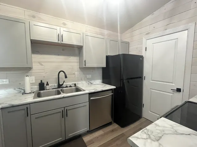 $1,600 | 1371 Cunat Court, Unit 2A, Lake In The Hills, IL 60156