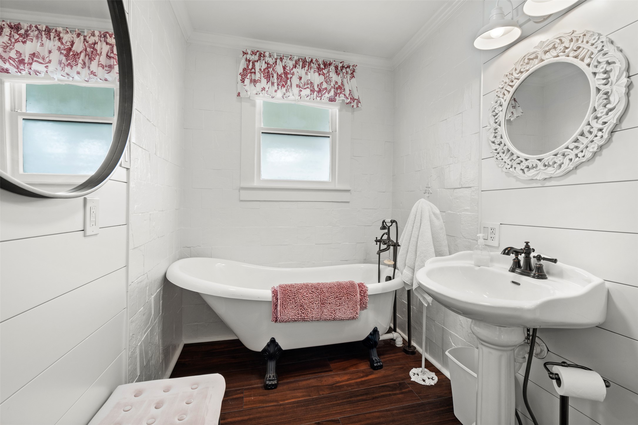 508 Main Street Marble Falls, TX 78654 - Photo 11 of 30 First floor bathroom with a soaking tub