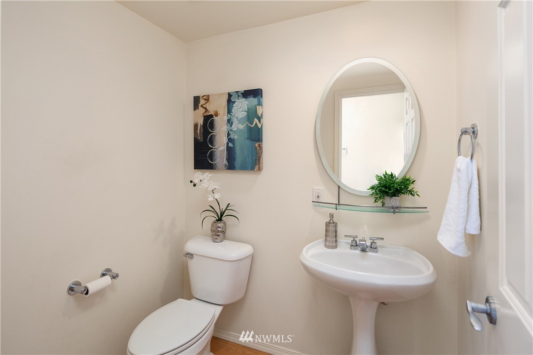 3607 Monterey Court Northeast Renton, WA 98056 - Photo 12 of 20 Gallery Image 12