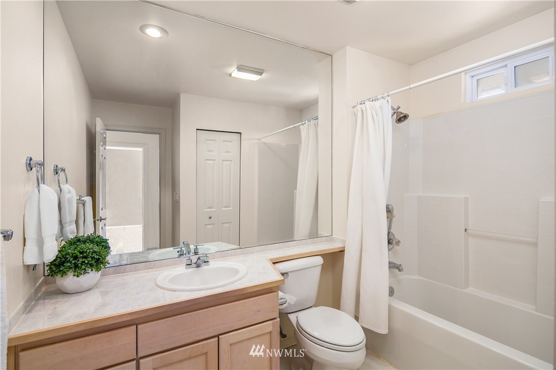 3607 Monterey Court Northeast Renton, WA 98056 - Photo 17 of 20 Gallery Image 17