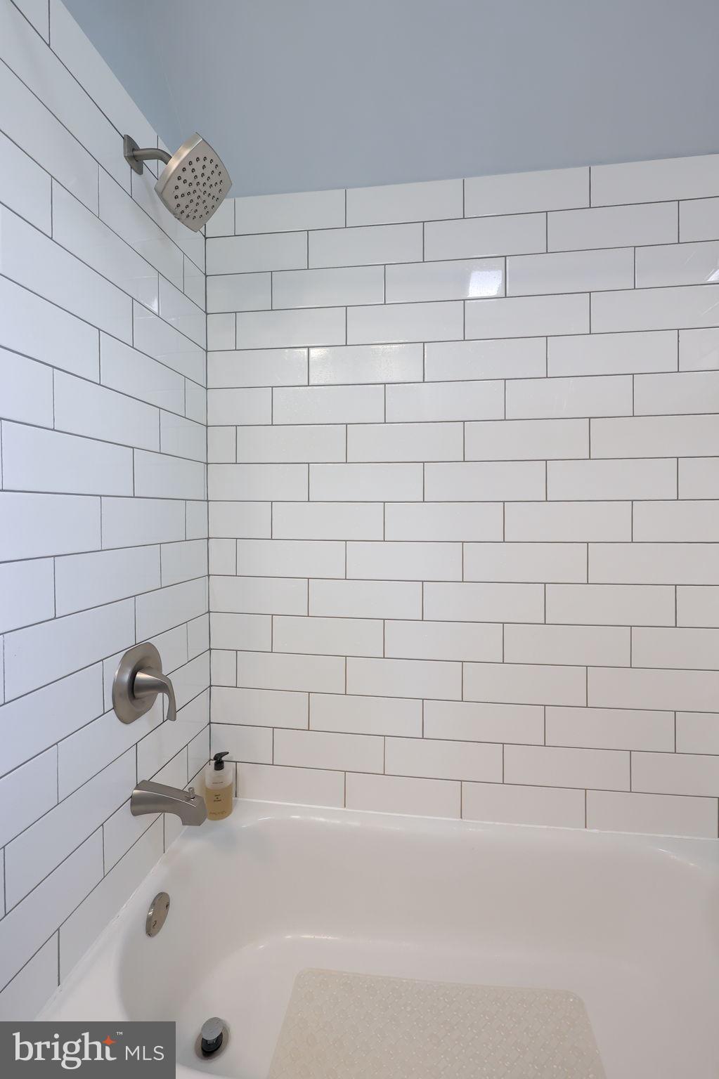 67 Oberlin Avenue Reading, PA 19608 - Photo 19 of 25 a bathroom with a bathtub