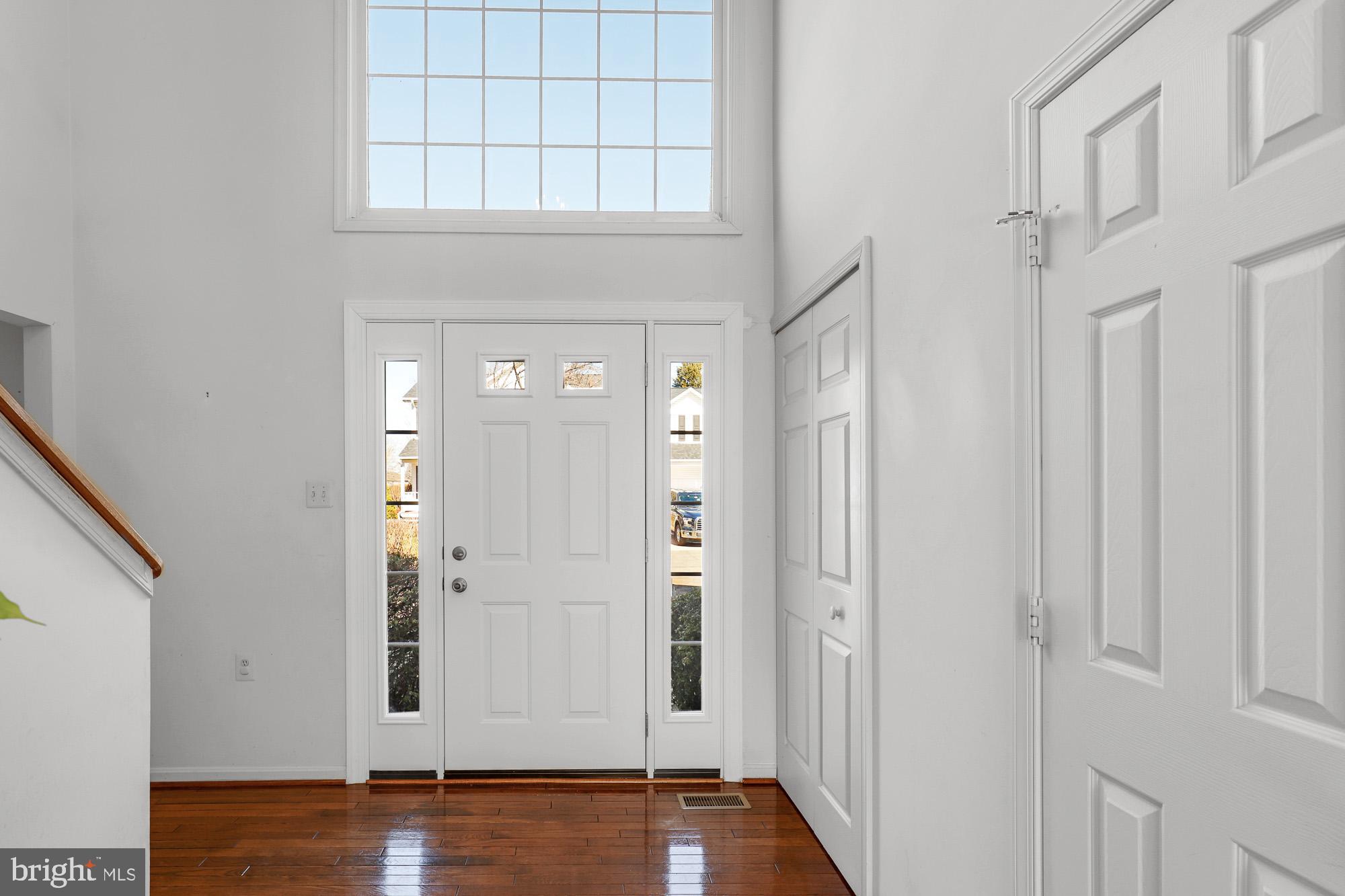 10424 Labrador Loop Manassas, VA 20112 - Photo 2 of 57 Gallery Image 2