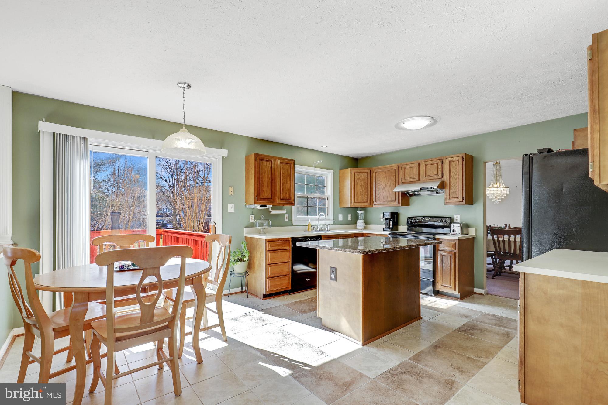 10424 Labrador Loop Manassas, VA 20112 - Photo 3 of 57 Gallery Image 3