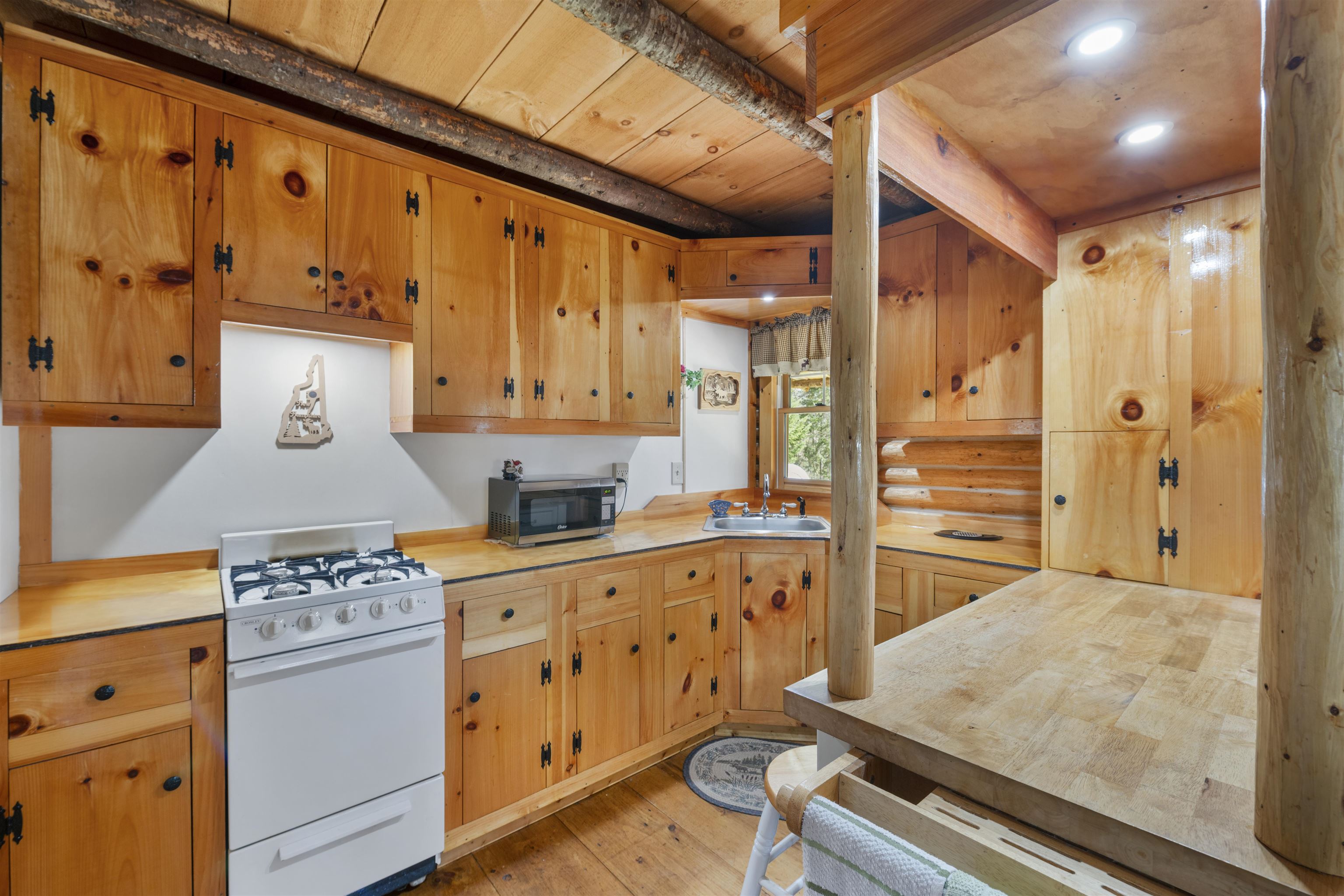 505 Hill Road Pittsburg, NH 03592 - Photo 12 of 49