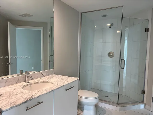 $4,700 | 500 Brickell Avenue, Unit 1602, Miami, FL 33131