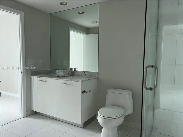 $4,700 | 500 Brickell Avenue, Unit 1602, Miami, FL 33131