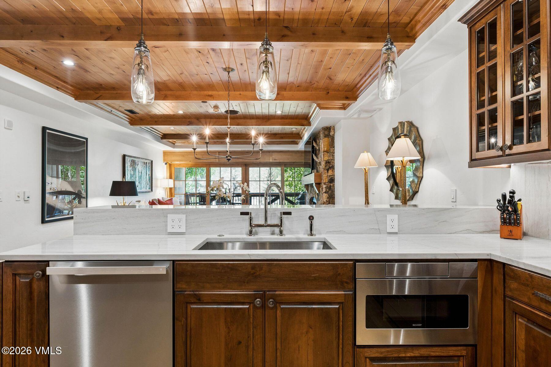 434 South Frontage Road East, Unit 204 Vail, CO 81657 - Photo 9 of 53 Kitchen