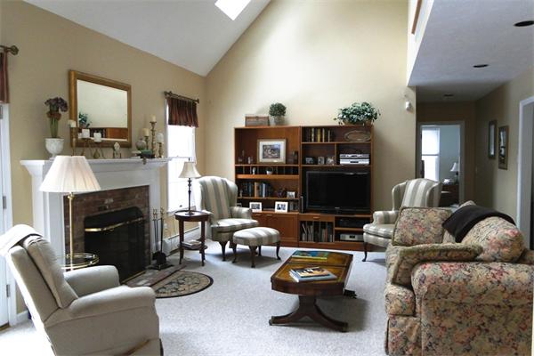 54 Oregon Road Southborough, MA 01772 - Photo 4 of 16