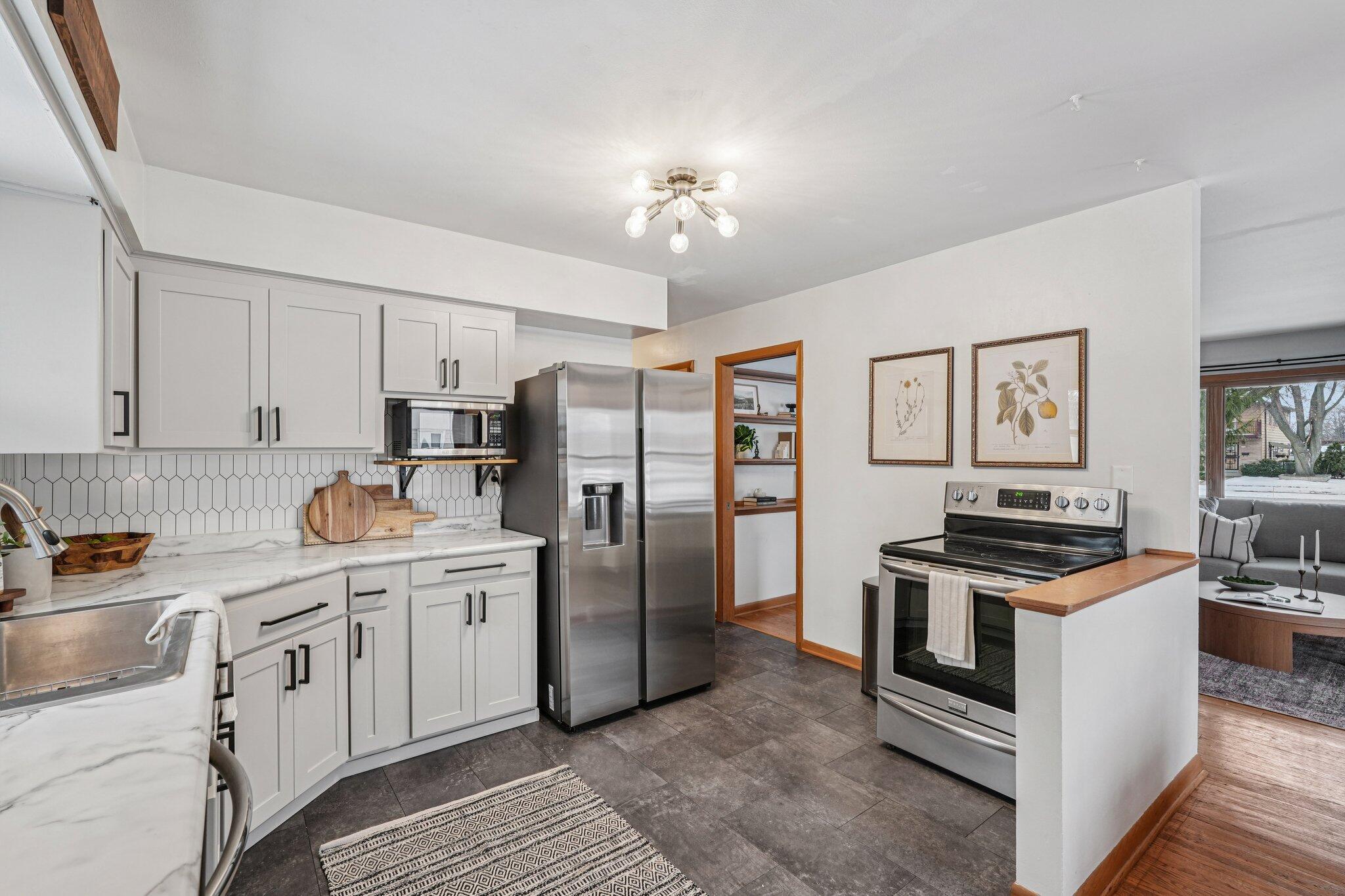 3781 South 68th Street Milwaukee, WI 53220 - Photo 11 of 41 kitchen