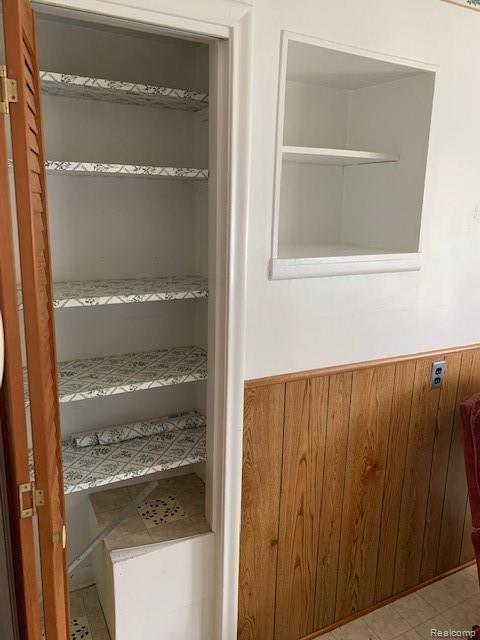 15045 Champaign Road Allen Park, MI 48101 - Photo 11 of 36 Kitchen Pantry