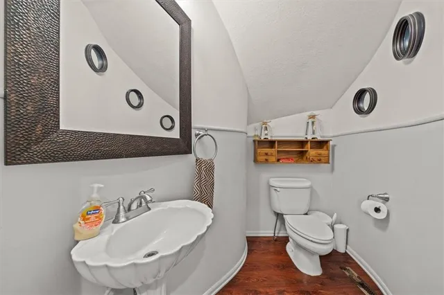 $569,000 | 26001 South Stark Road, Harrisonville, MO 64701