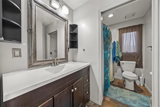 $569,000 | 26001 South Stark Road, Harrisonville, MO 64701