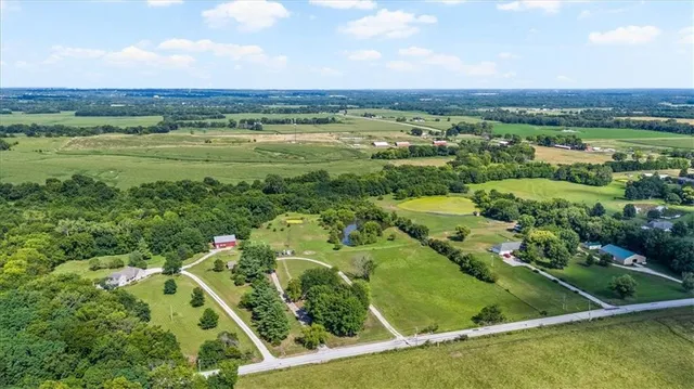 $569,000 | 26001 South Stark Road, Harrisonville, MO 64701