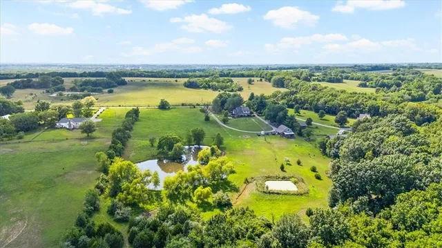 $569,000 | 26001 South Stark Road, Harrisonville, MO 64701