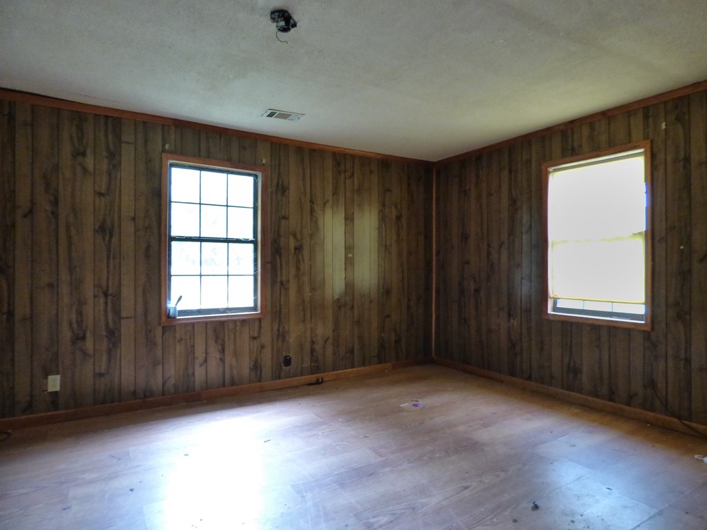 366 Oswichee Road Seale, AL 36875 - Photo 7 of 12 bedroom