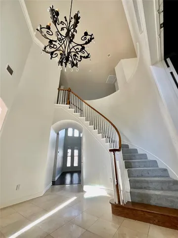 a view of entryway with a front door