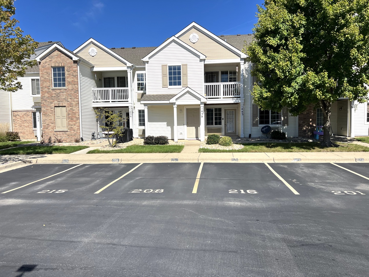 1443 McClure Road, Unit 207 Aurora, IL 60505 - Photo 1 of 15 Gallery Image 1