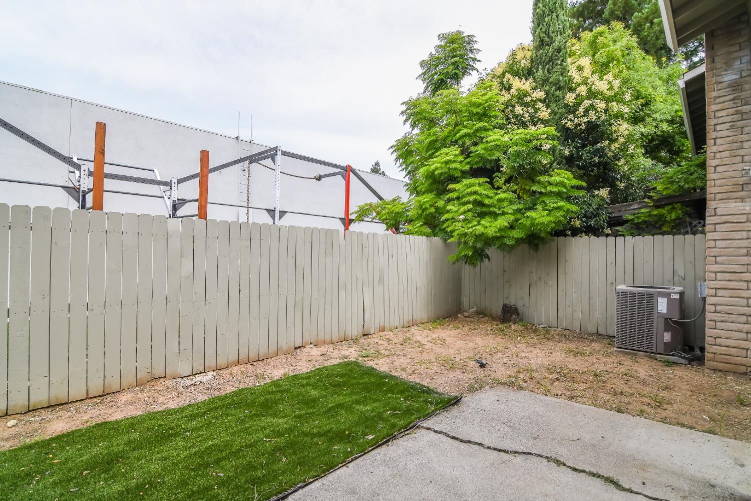 1139 Rivara Circle Sacramento, CA 95864 - Photo 60 of 72 a backyard of a house