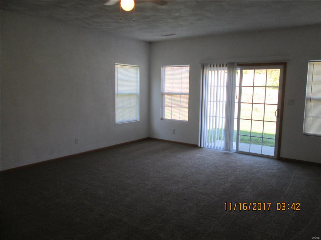 207 Perryman Street Lebanon, IL 62254 - Photo 3 of 11 Gallery Image 3
