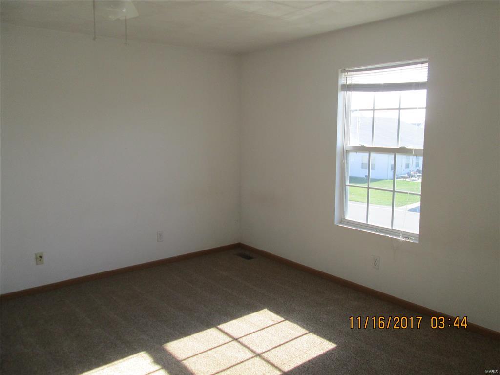 207 Perryman Street Lebanon, IL 62254 - Photo 8 of 11 Gallery Image 8