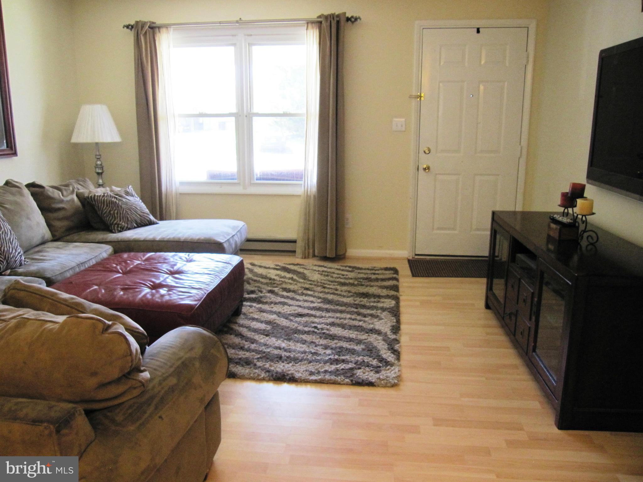 825 Chatfield Road Joppa, MD 21085 - Photo 4 of 28 Living Room