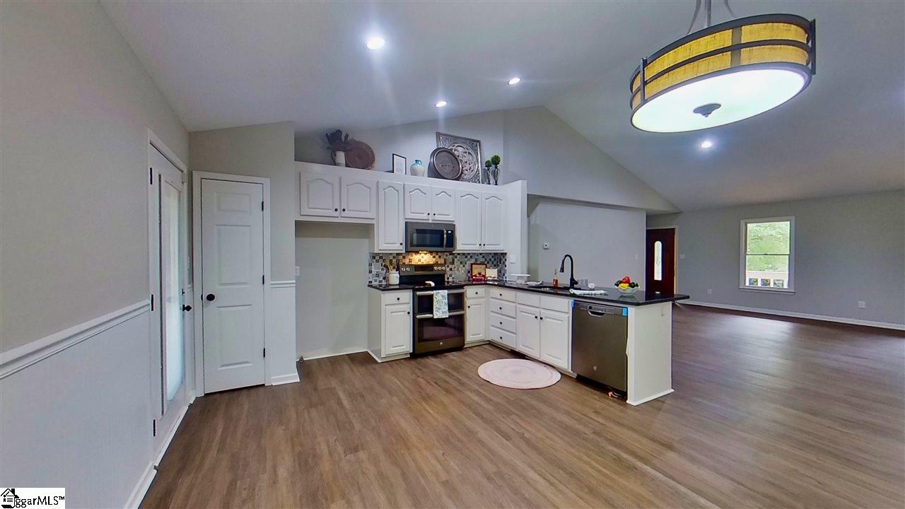 564 Edens Road Pickens, SC 29671 - Photo 4 of 34