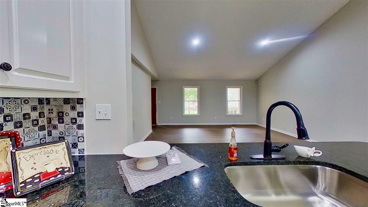 564 Edens Road Pickens, SC 29671 - Photo 7 of 34