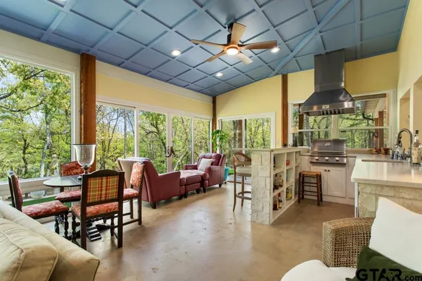 $699,900 | 15766 County Road 1130, Flint, TX 75762