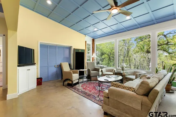 $699,900 | 15766 County Road 1130, Flint, TX 75762