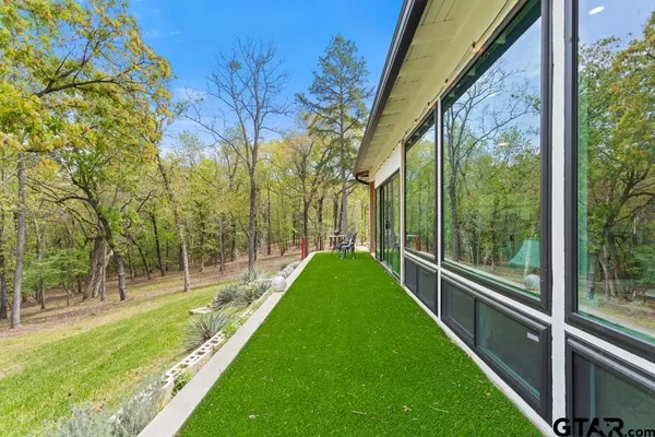 $699,900 | 15766 County Road 1130, Flint, TX 75762