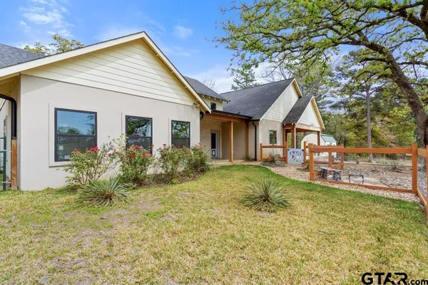 $699,900 | 15766 County Road 1130, Flint, TX 75762