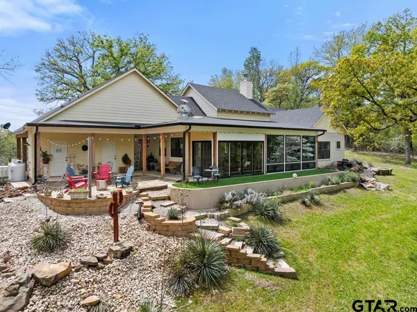$699,900 | 15766 County Road 1130, Flint, TX 75762