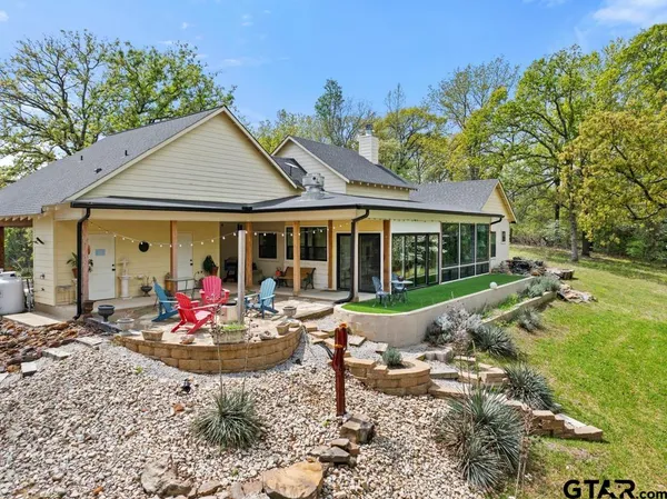 $699,900 | 15766 County Road 1130, Flint, TX 75762