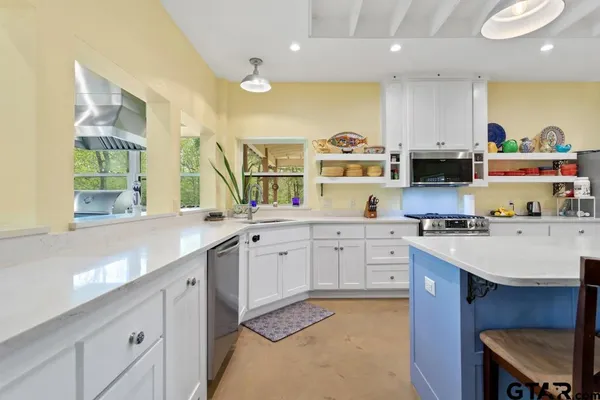 $699,900 | 15766 County Road 1130, Flint, TX 75762