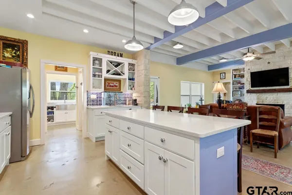 $699,900 | 15766 County Road 1130, Flint, TX 75762