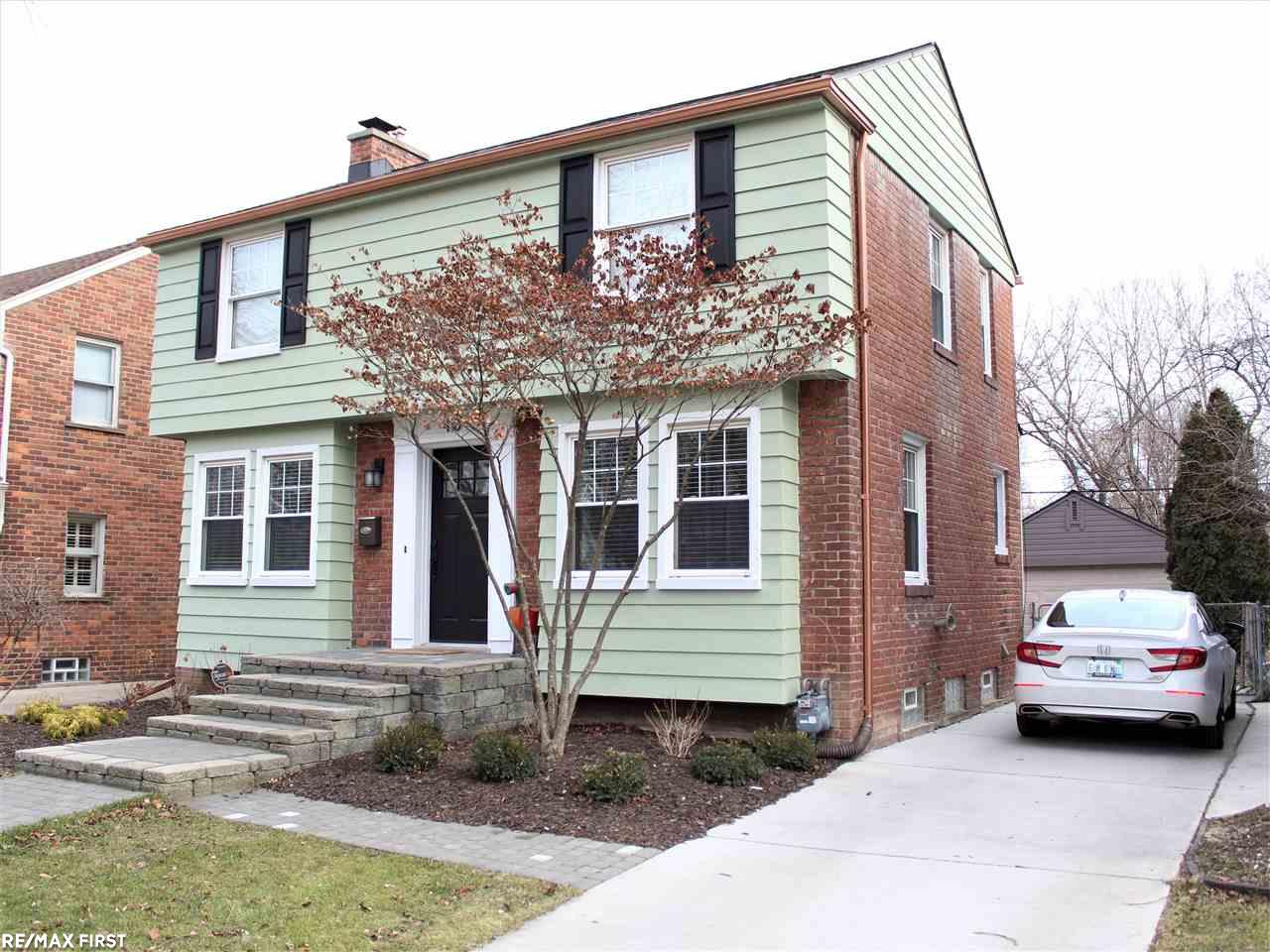 410 Fisher Road Grosse Pointe, MI 48230 - Photo 2 of 47 50005702-1.JPG