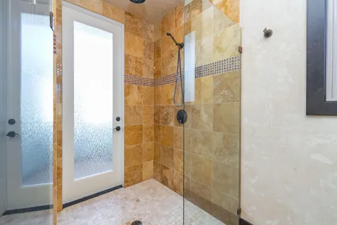 $2,100,000 | 70 Wailau Place, Lahaina, HI 96761