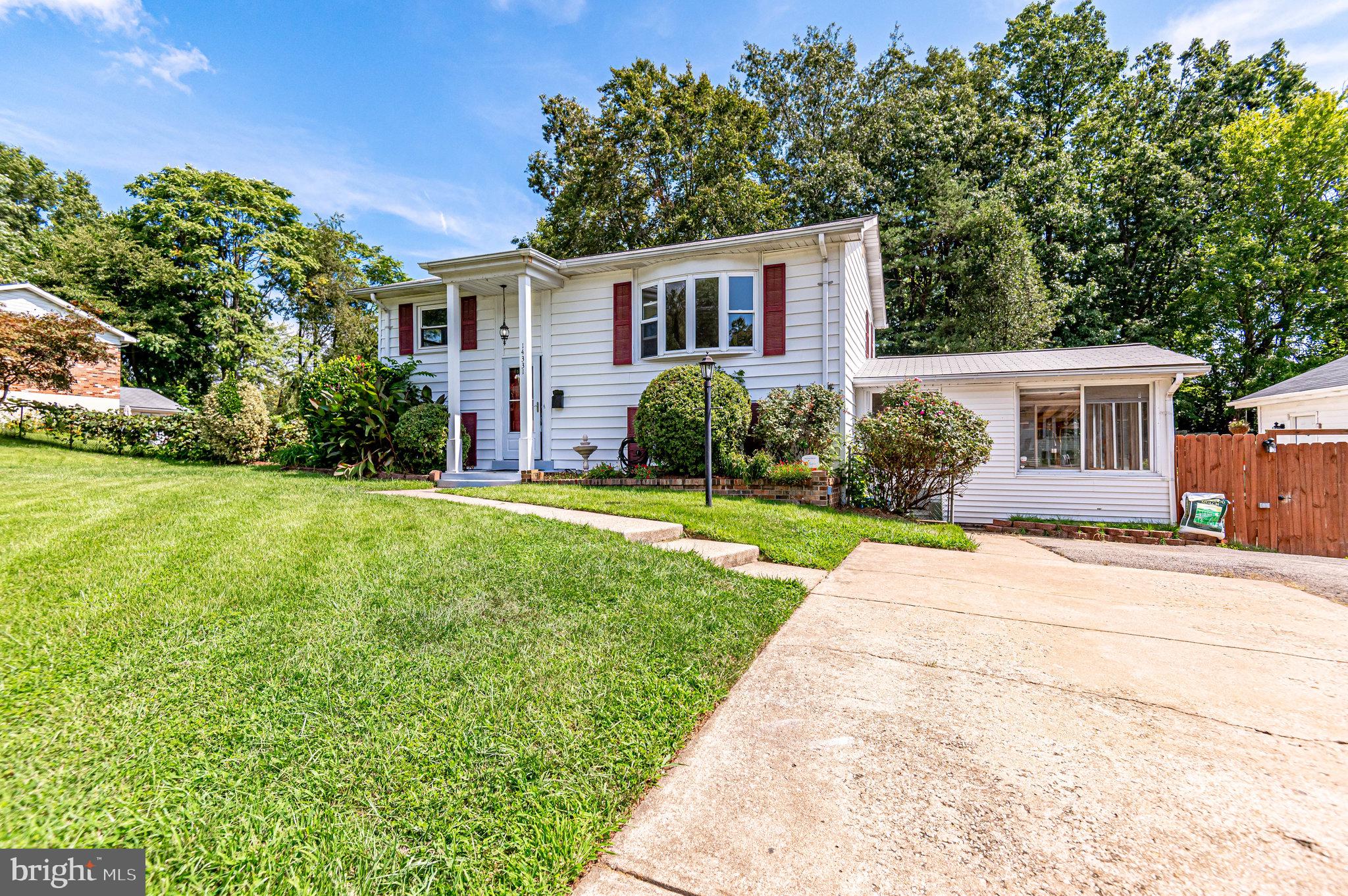 14331 Fullerton Road Woodbridge, VA 22193 - Photo 5 of 69 Gallery Image 5