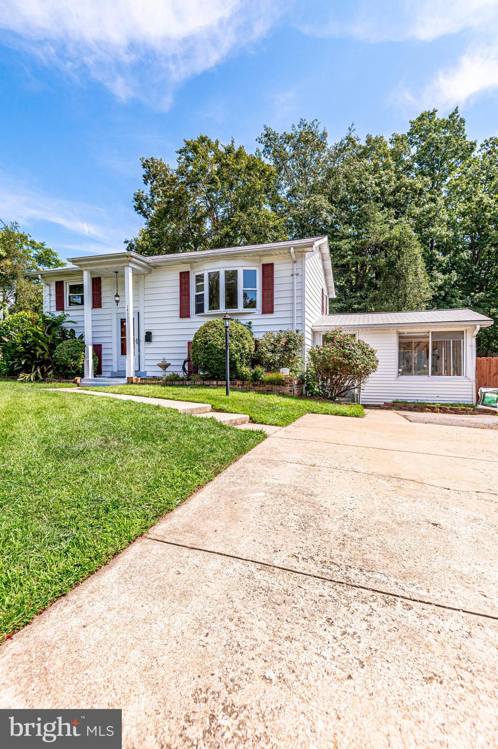 14331 Fullerton Road Woodbridge, VA 22193 - Photo 6 of 69 Gallery Image 6