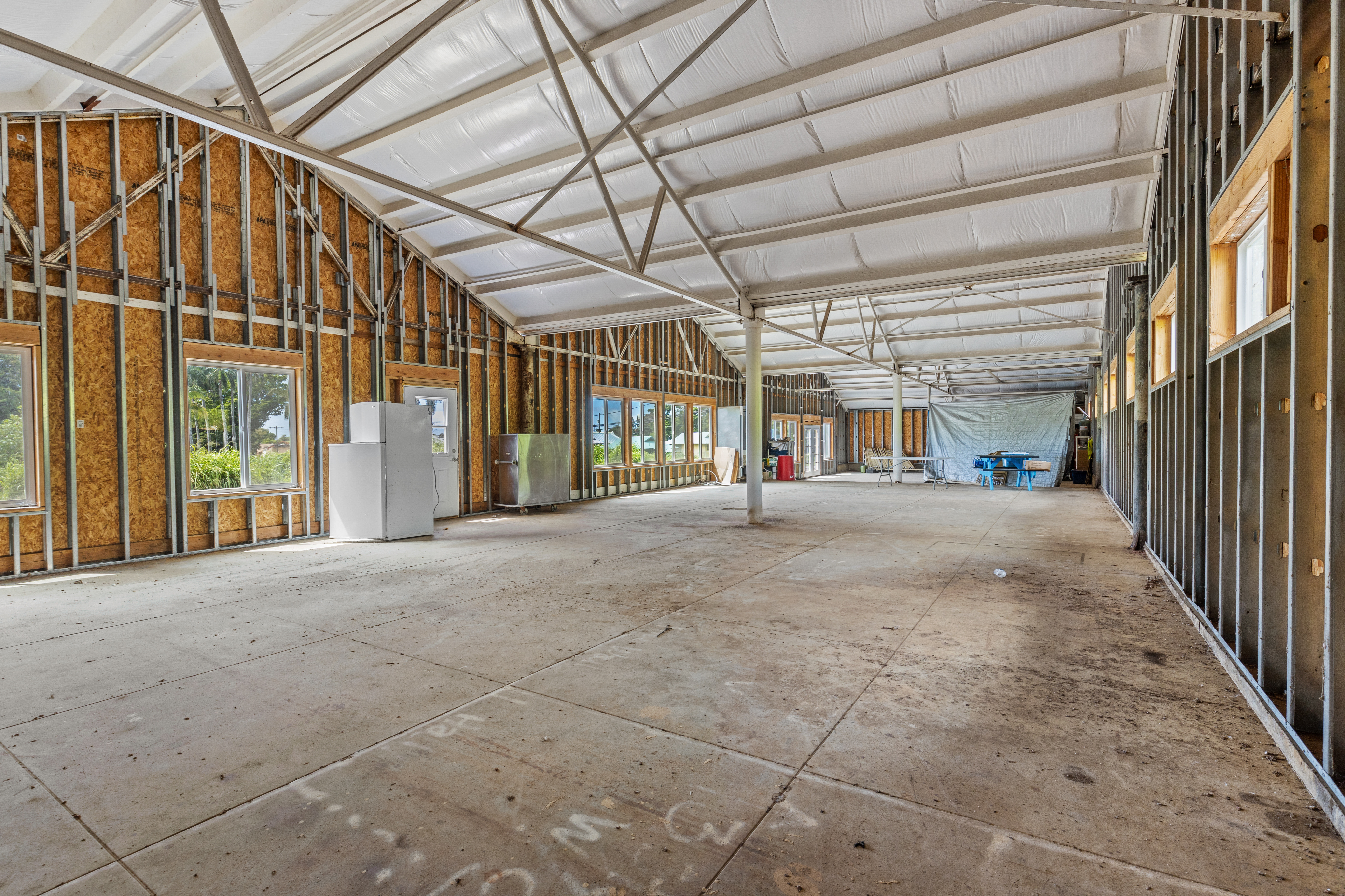 95-1178 Kaalaiki Road Naalehu, HI 96772 - Photo 18 of 22 a view of a house with a porch
