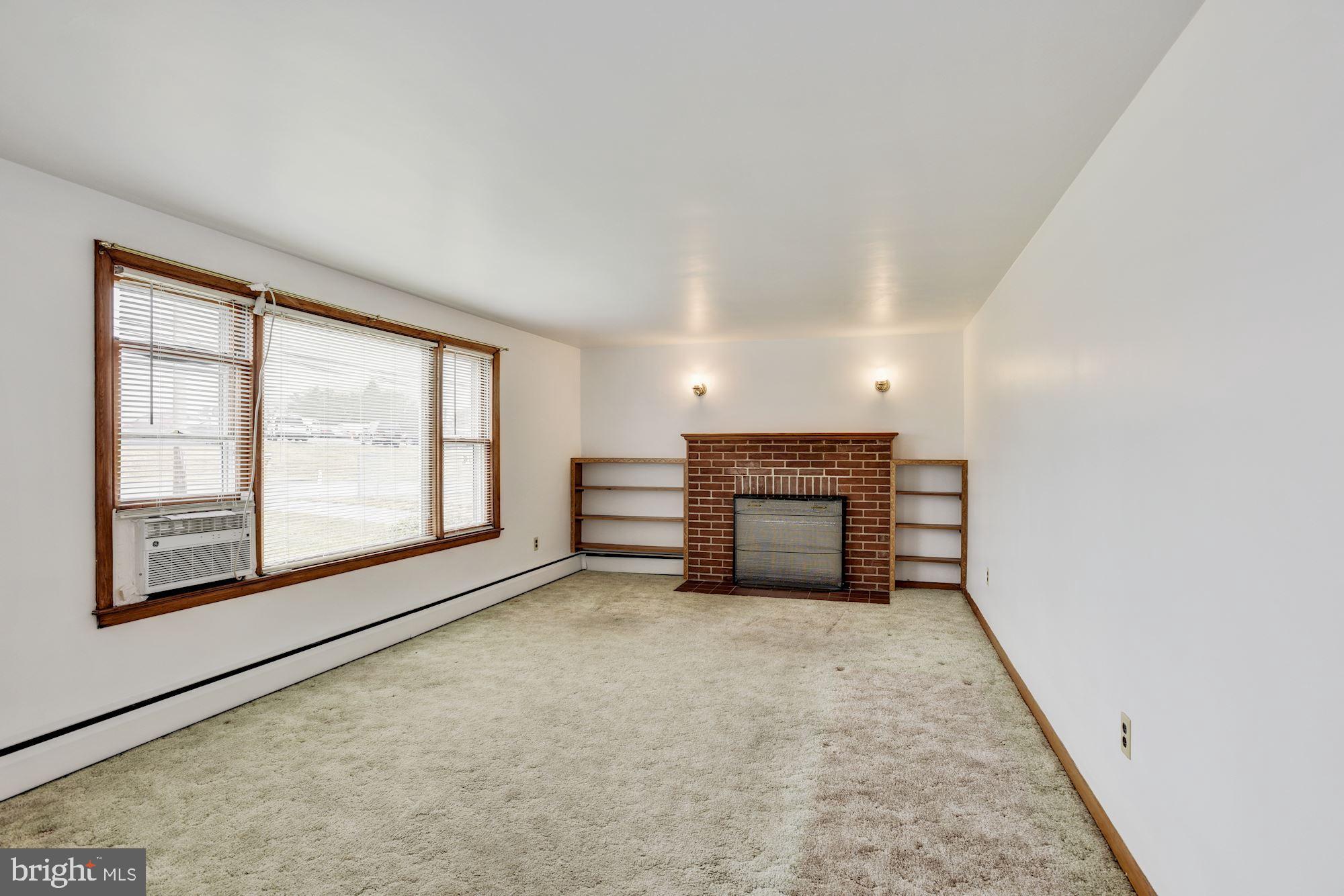 4200 Black Rock Road Hampstead, MD 21074 - Photo 2 of 28 Living Room