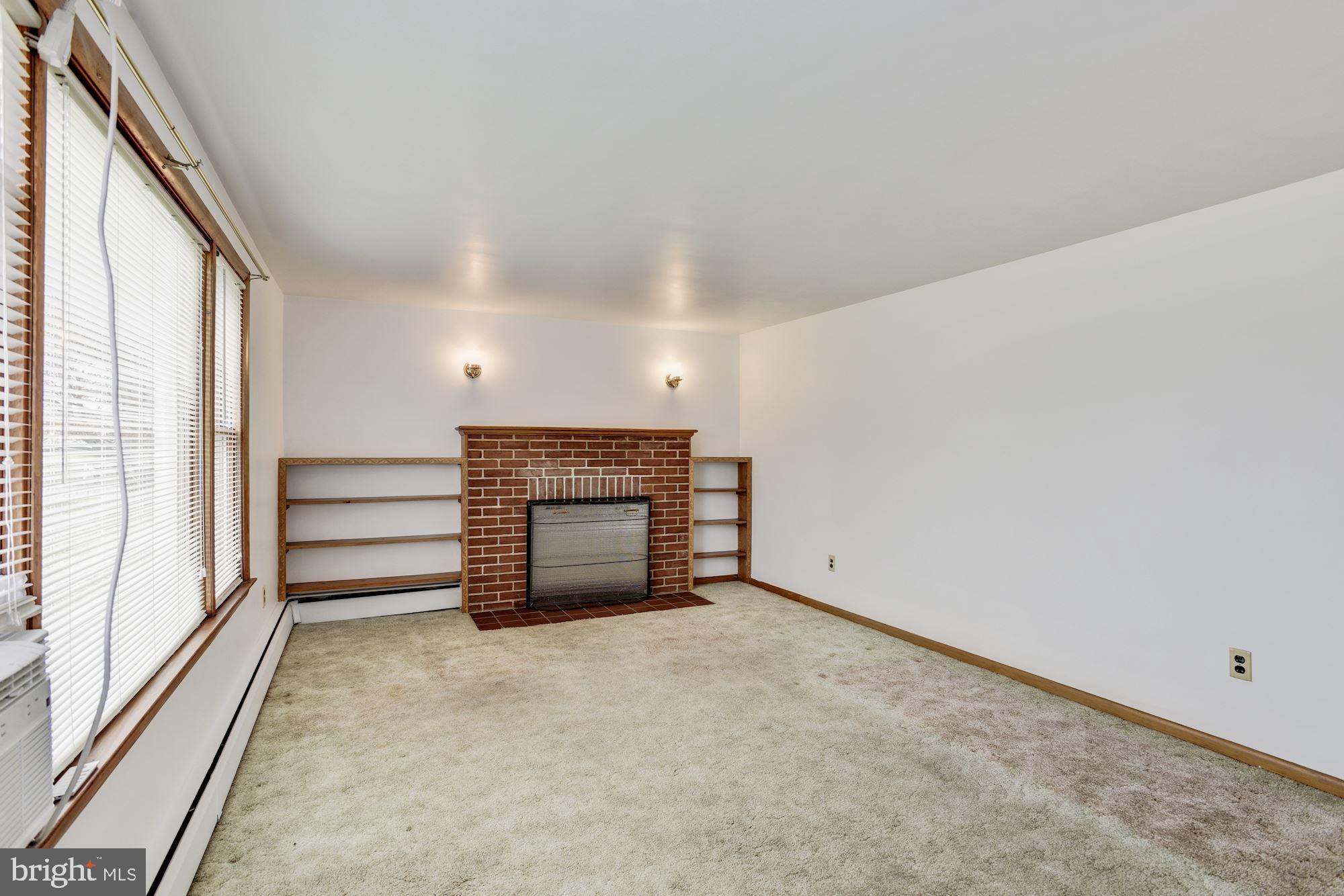 4200 Black Rock Road Hampstead, MD 21074 - Photo 3 of 28 Living Room